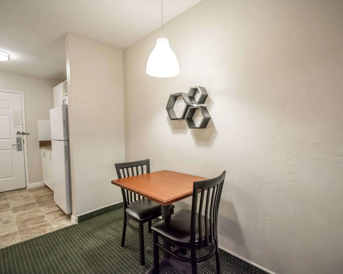 Suburban Studios Melbourne Airport