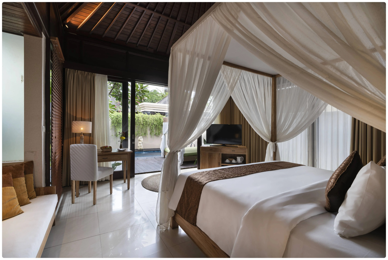 d’Nusa Beach Club and Resort