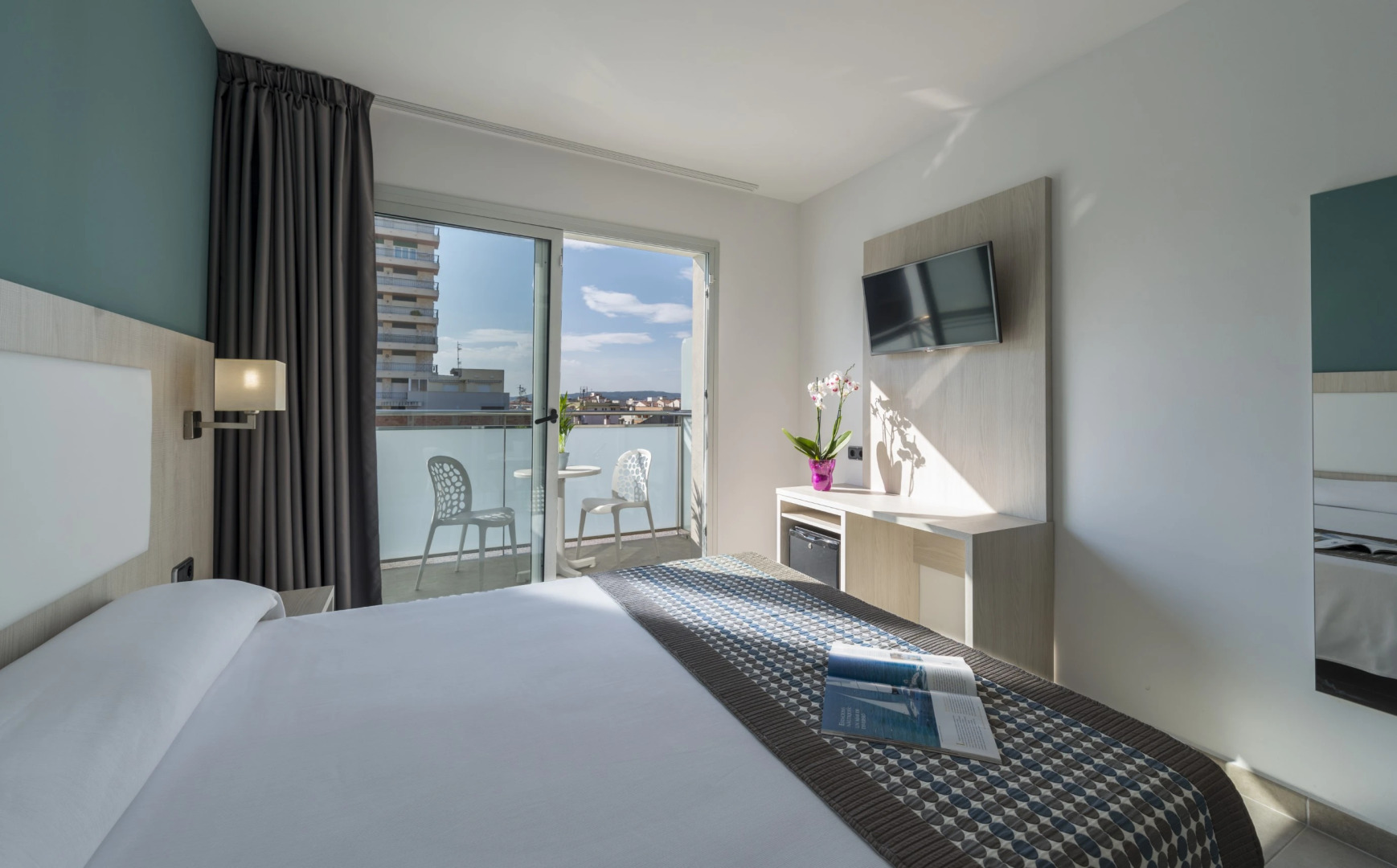 Отель 4R Miramar Calafell