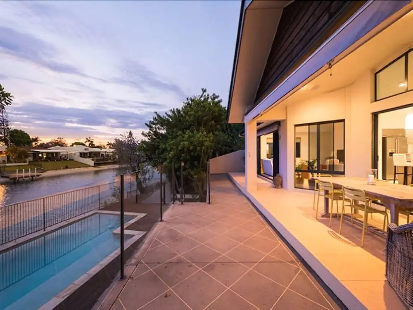 Maureen Waterfront Beach House