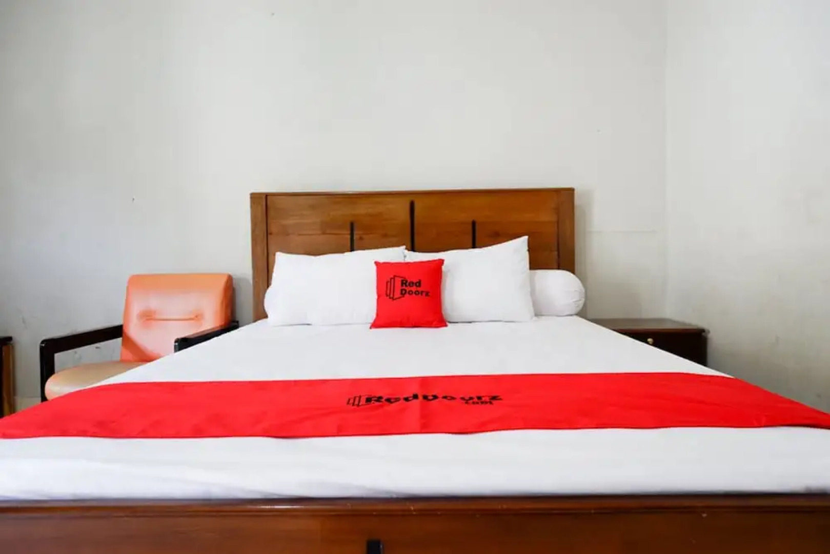 RedDoorz near Mutiara SIS Al Jufrie Airport Palu