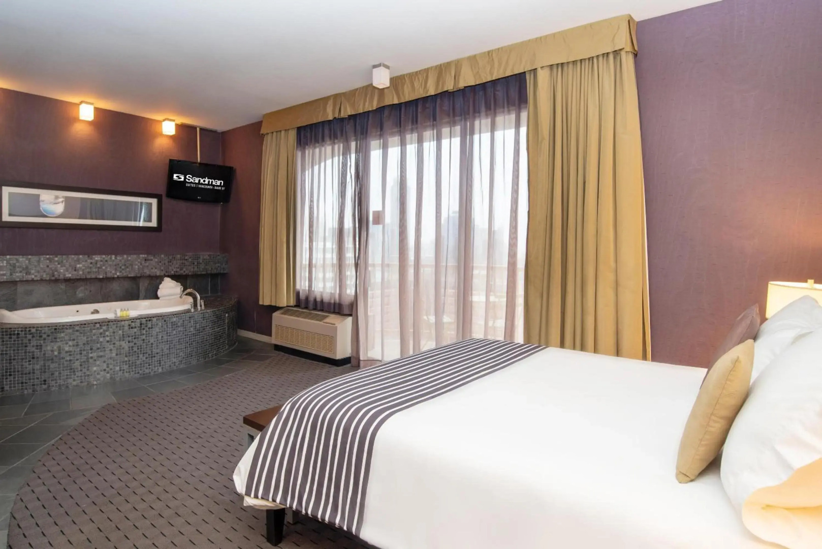 Sandman Suites Vancouver on Davie