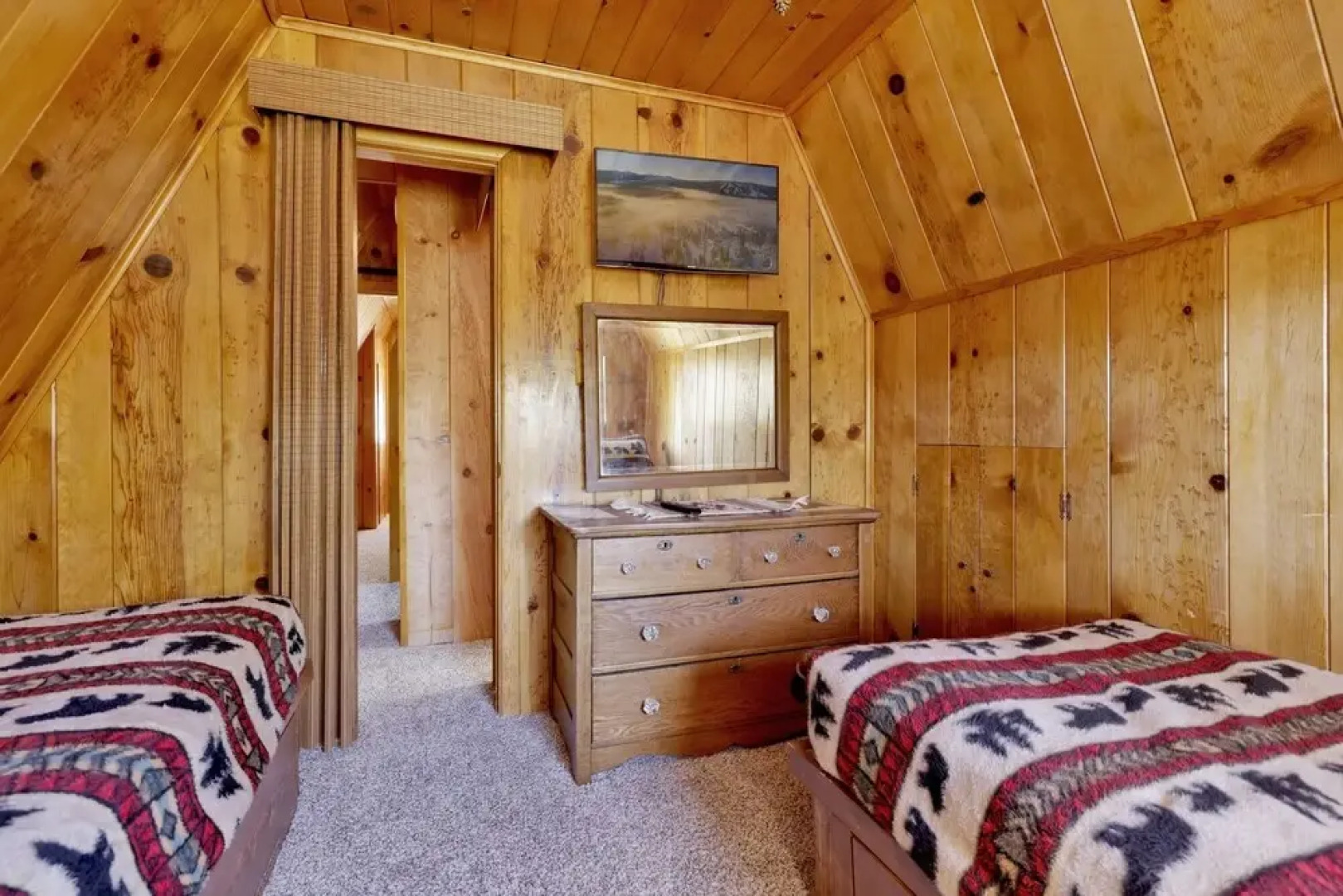 2164-fawnskin Tree House 3 Bedroom Home by Redawning