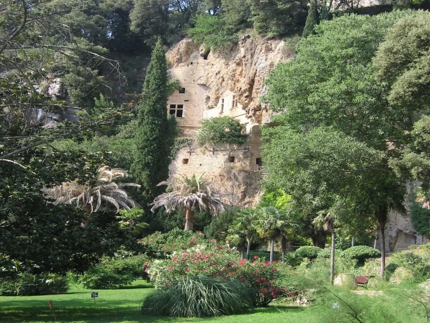 Comfortable Holiday Home in Flayosc With Private Garden