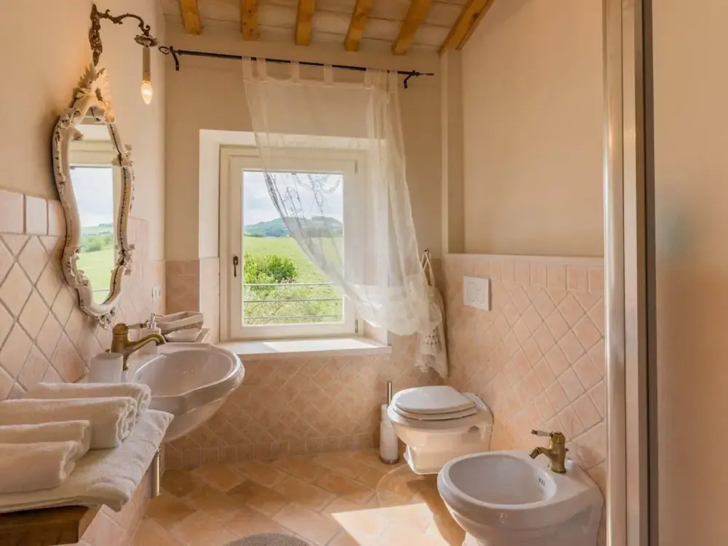 Belvilla by OYO Villa Cucco