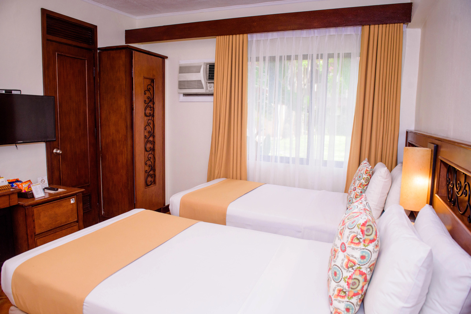 Montebello Villa Hotel