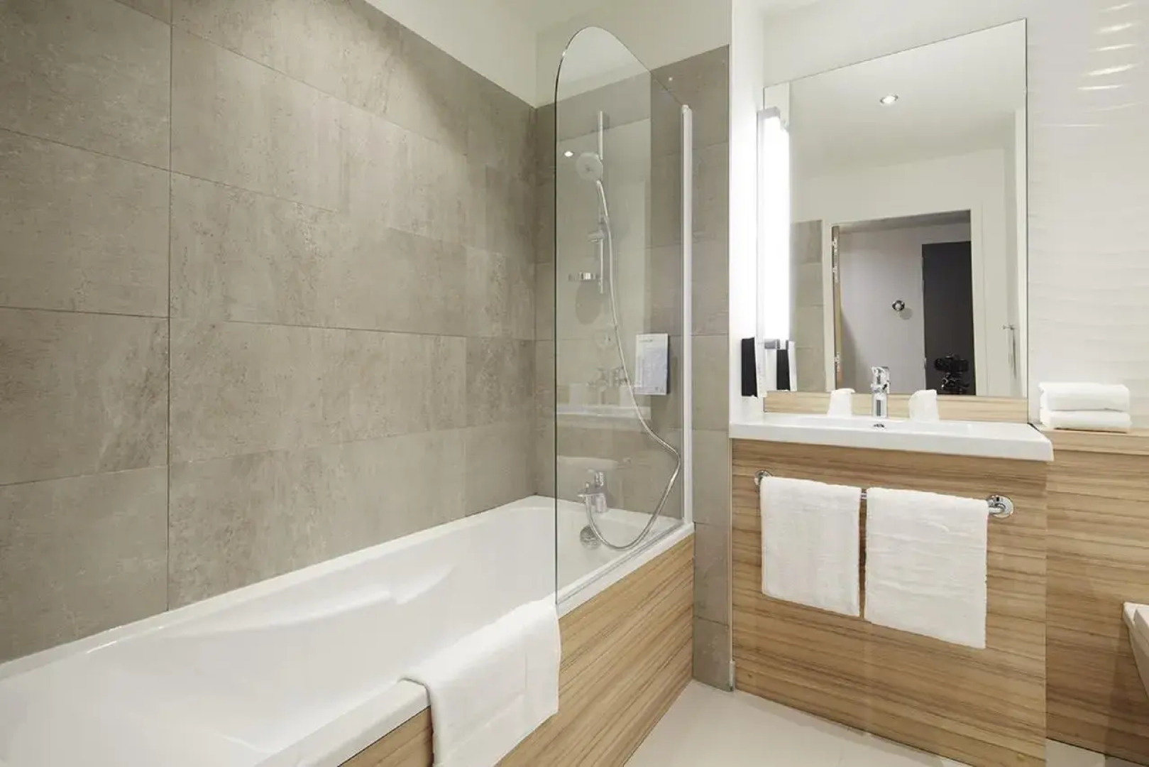 Dali Hôtel - Restaurant