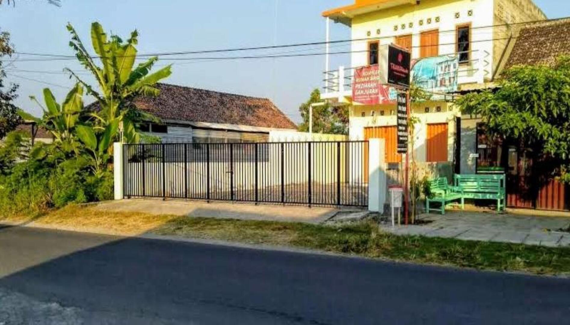 Rumah Singgah Peziarah Ganjuran by ZUZU