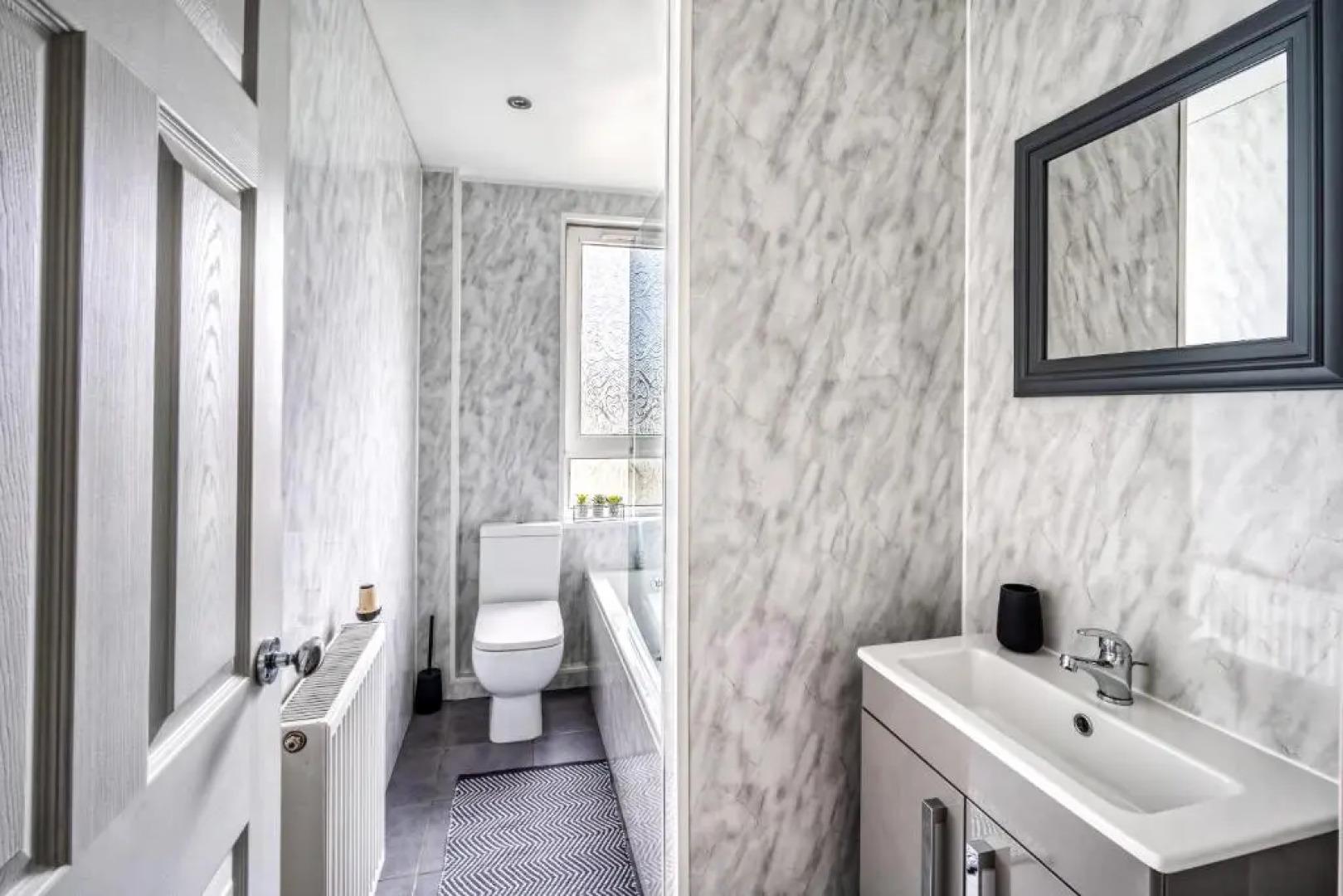 Leven Apartment West Bridgend Dumbarton near Loch Lomond