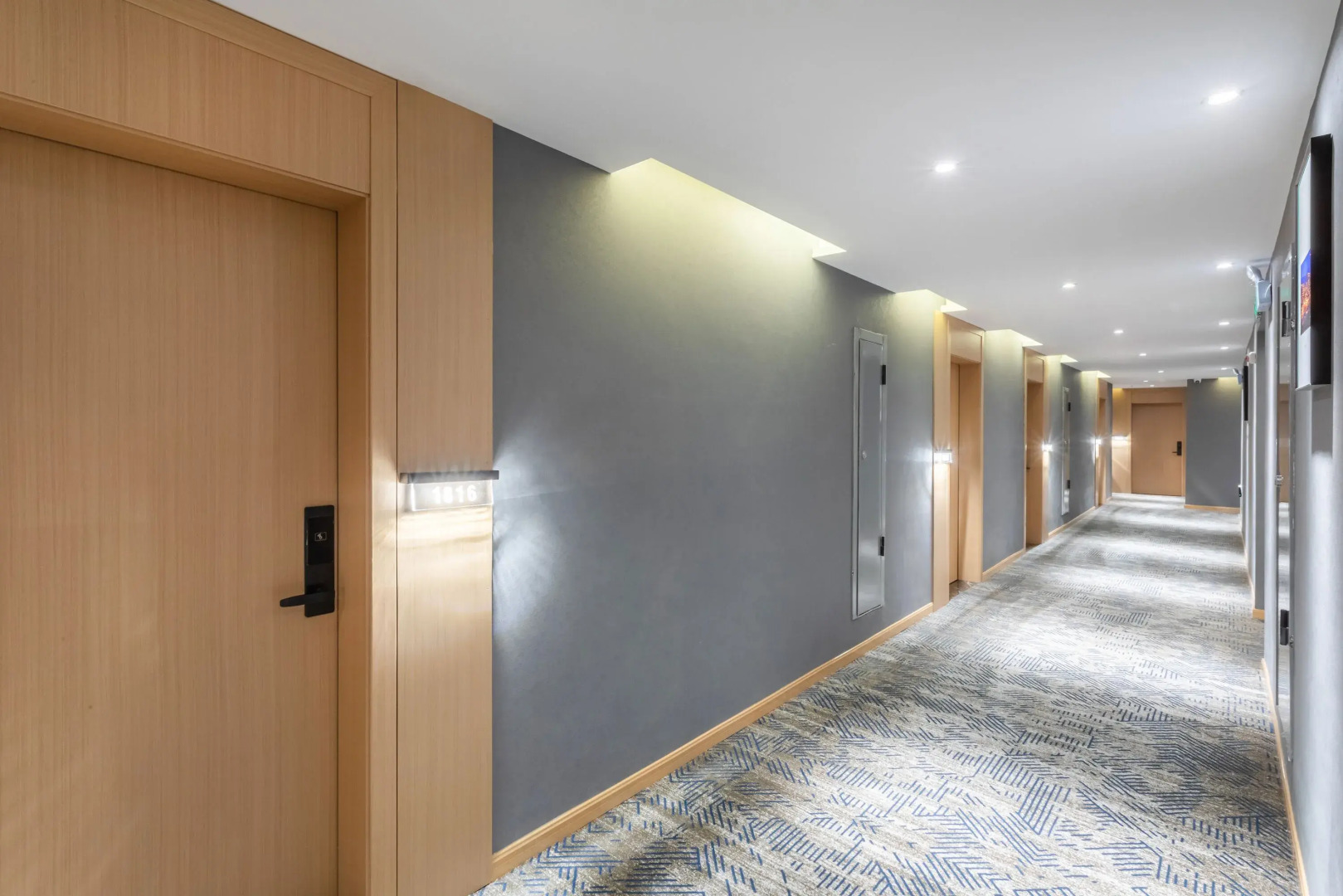 Qin Yue Shi Ye Hotel