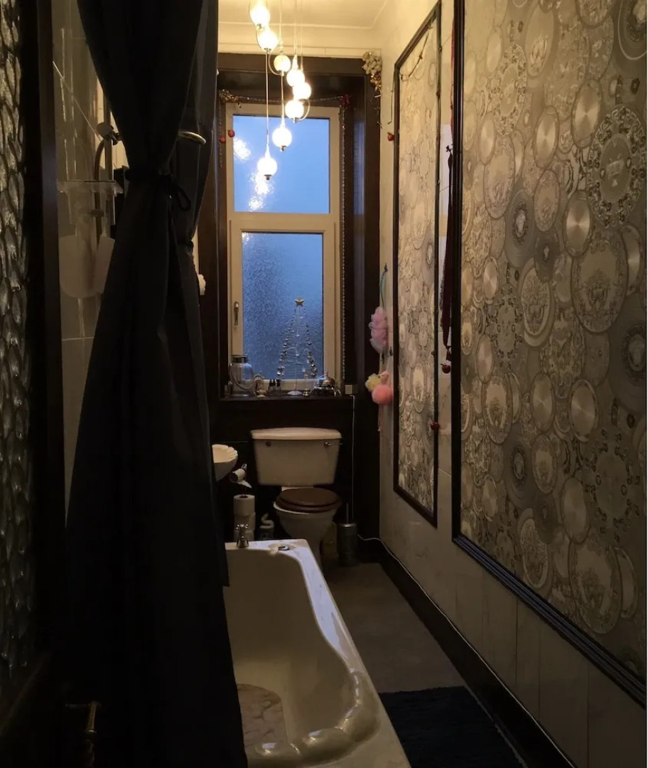 Two Bedroom Victorian Flat in the Centre of Port Glasgow Close to all Amenities