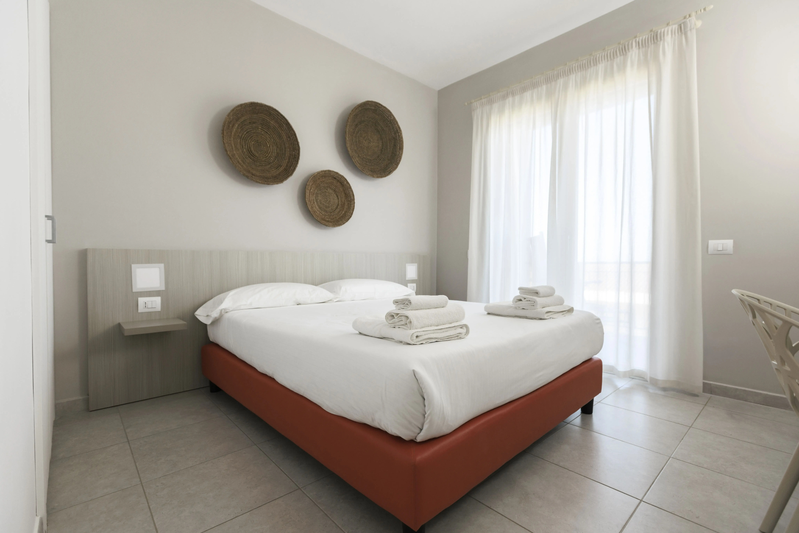 Luna Minoica Suites