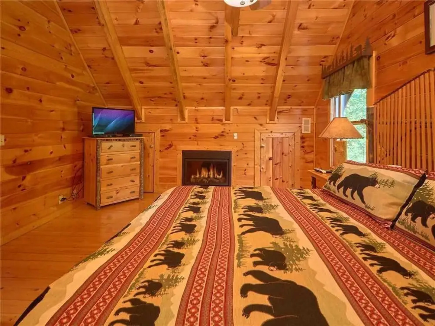 Close to Heaven - Two Bedroom Cabin