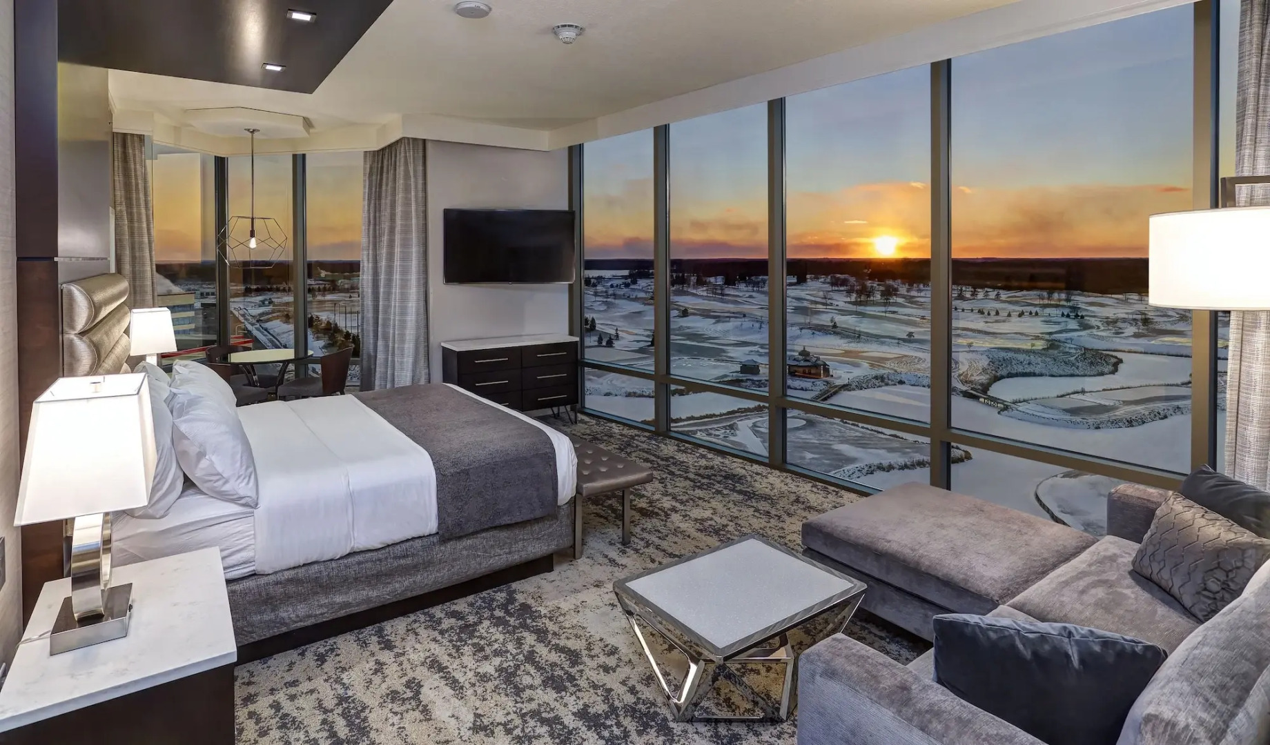 Mystic Lake Casino Hotel