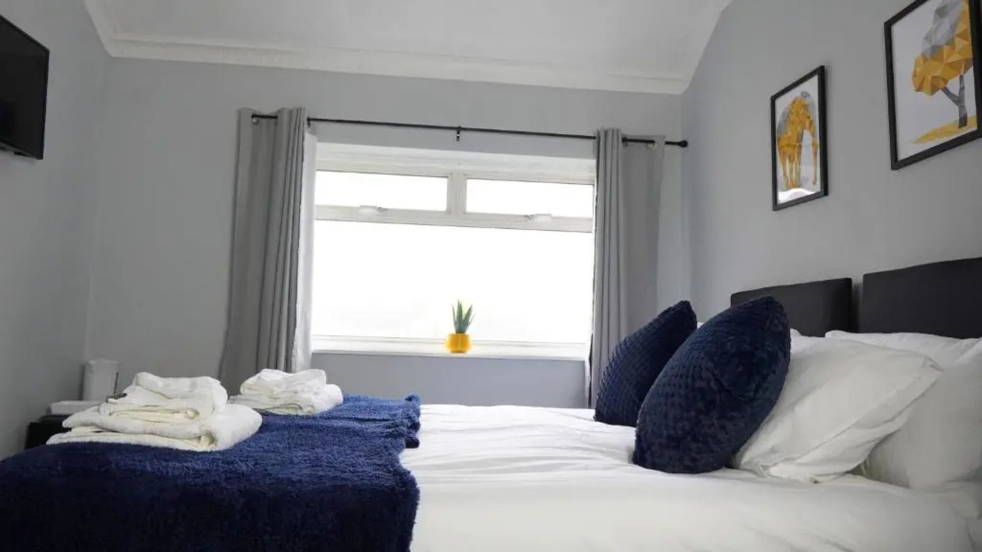 Portobello House - Four Bedroom House perfect for CONTRACTORS - Sleeps 6 - FREE parking