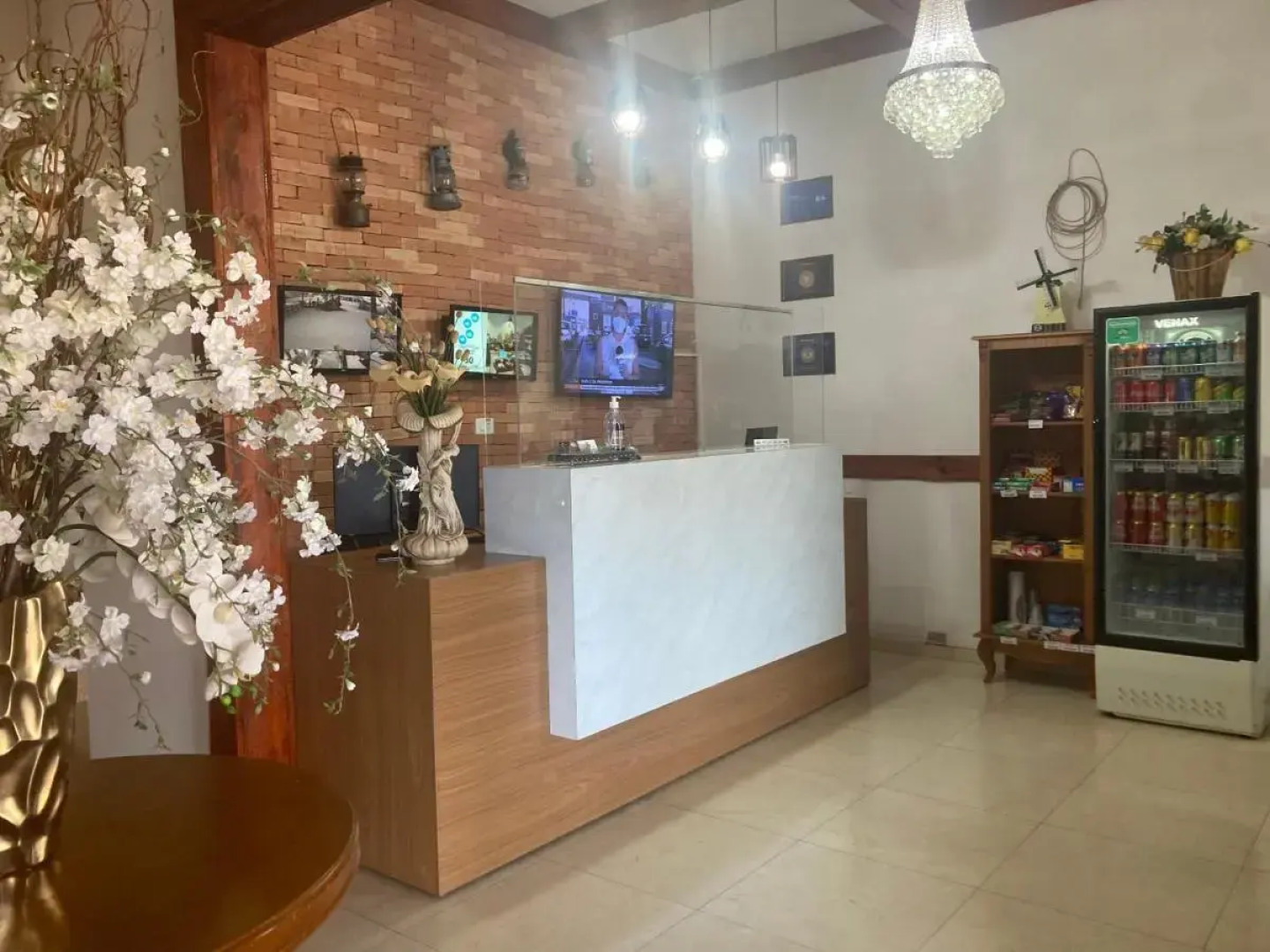 Hotel Senador Distributed By Ameris