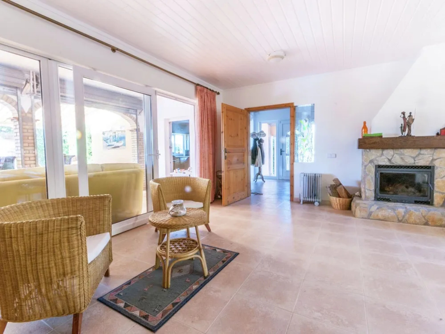 Fantastic Holiday Home With Private Pool at the Port Including a Private Berth