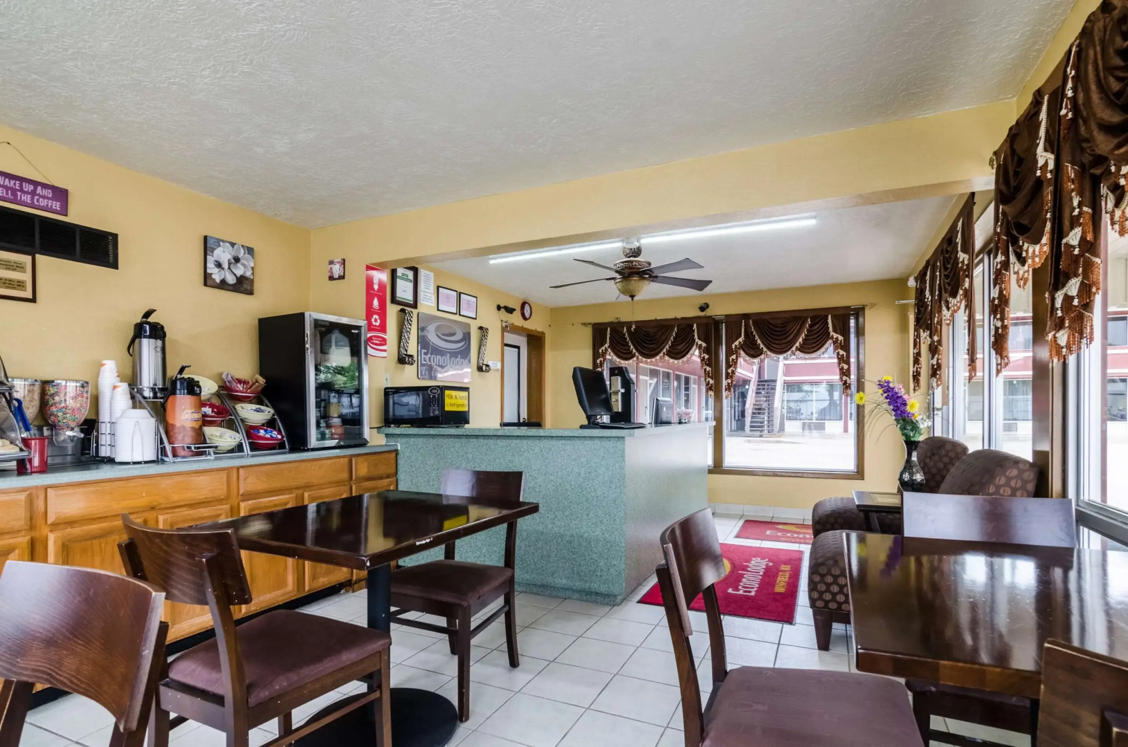 Econo Lodge Winfield