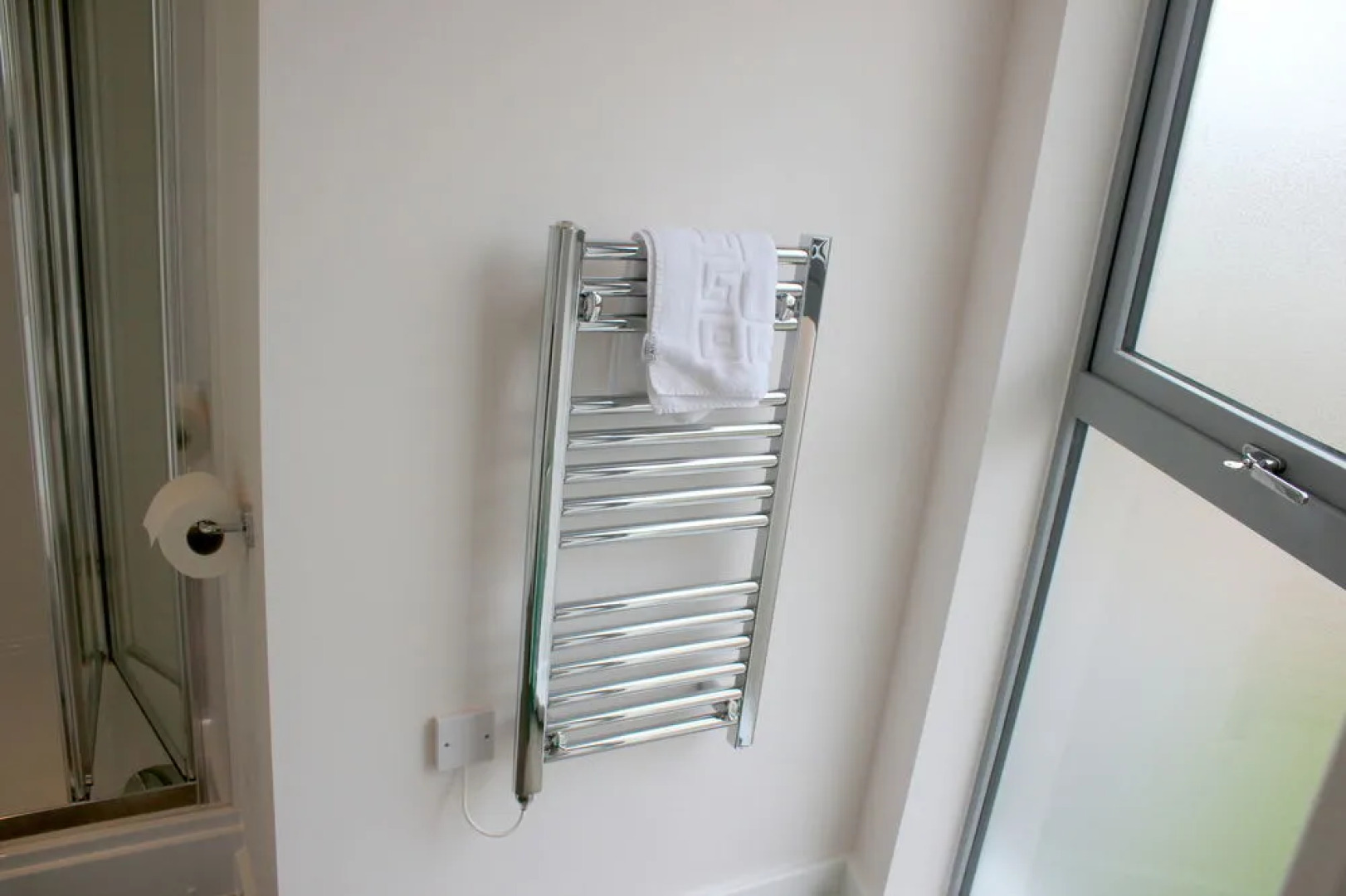 The Luxurious Semi-Circle - Peymans