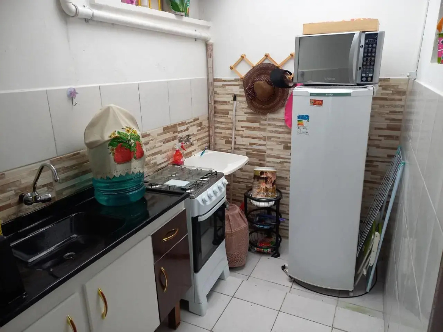 250m da praia-Kitinete com Piscina-Matinhos-PR