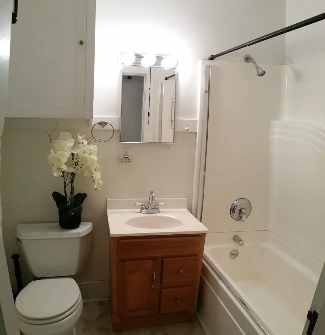 Retro 1 Bdrm-Comfy King-Walk Downtown