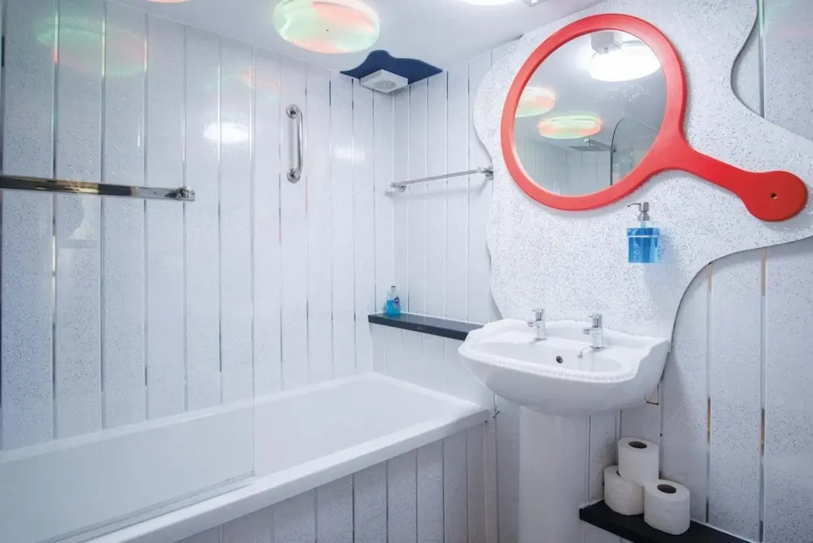 Clouds - 1 Bedroom Holiday Home - Milford Haven