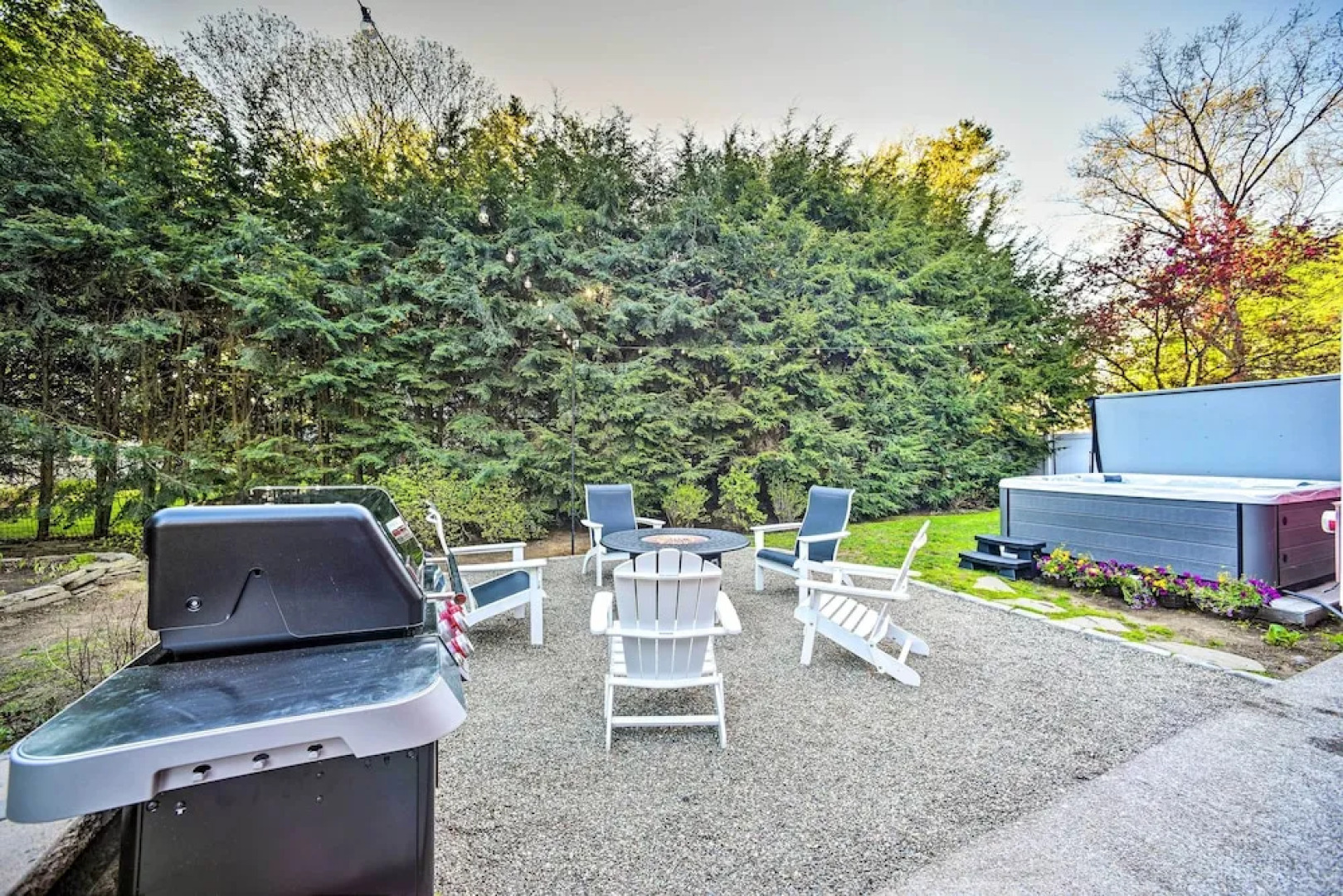 Family-friendly Retreat w/ Hot Tub: 1 Mi to Dtwn