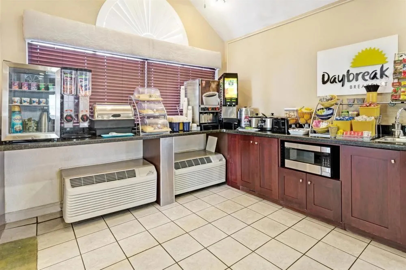 Days Inn and Suites by Wyndham Greeley