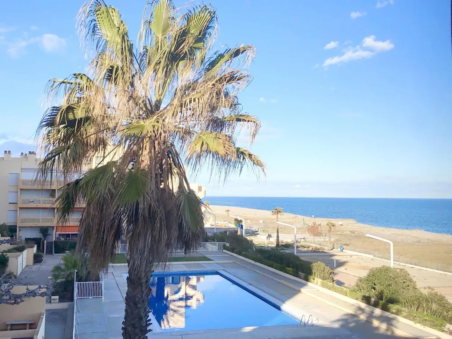 Magnifique T2 piscine mer wifi clim parking