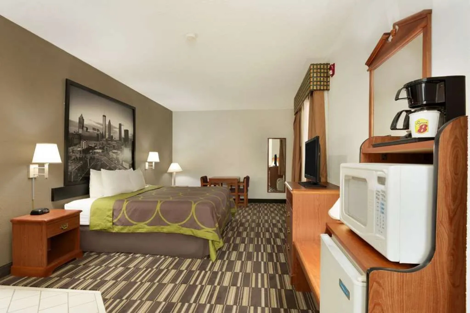 Super 8 Chatsworth / Dalton