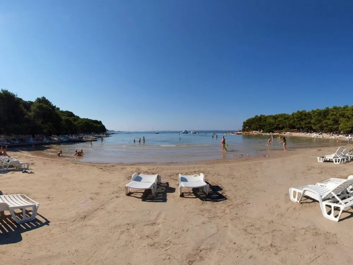 Superb 5 Villa With Heatable Pool Terrace, 4 en Suite Bedrooms, 5 km From sea