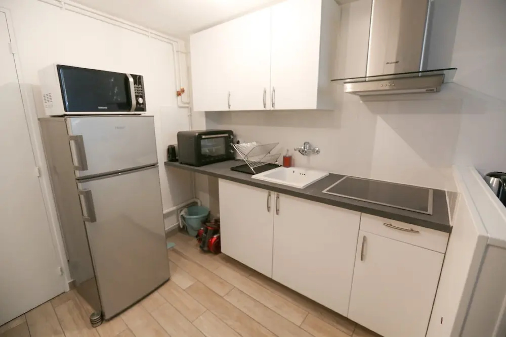 Hostnfly Apartments - Charming Luminous Studio in Vincennes