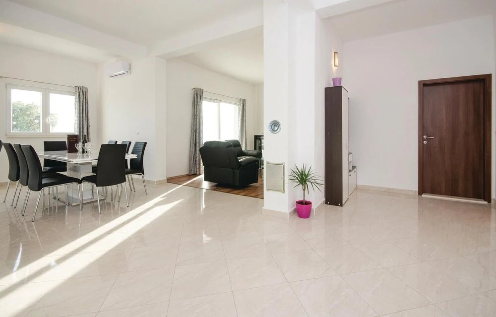 Stunning Home in Blizna Donja With Wifi and 4 Bedrooms