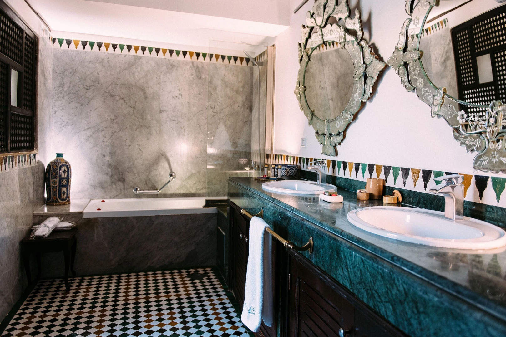 Riad Maison Bleue And Spa