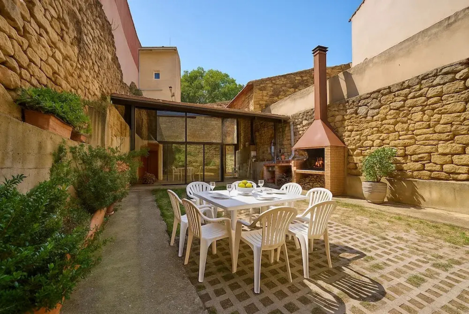 Wine Escape by Fidalsa