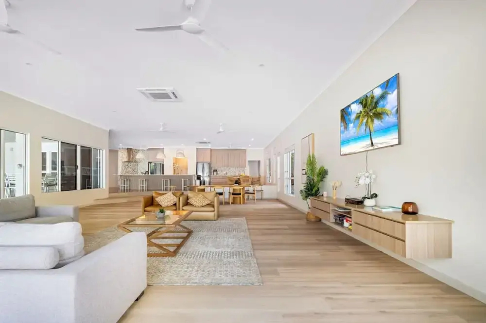 Majestic Manor Stylish Super Home Pool BBQ