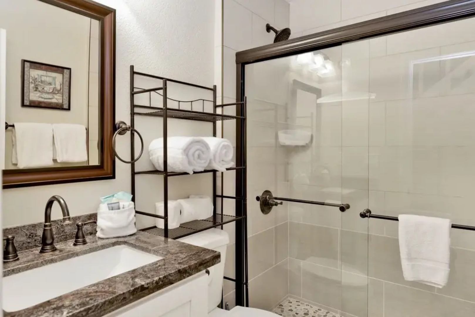 2085- Beary Peaceful Retreat 3 Bedroom Home by Redawning