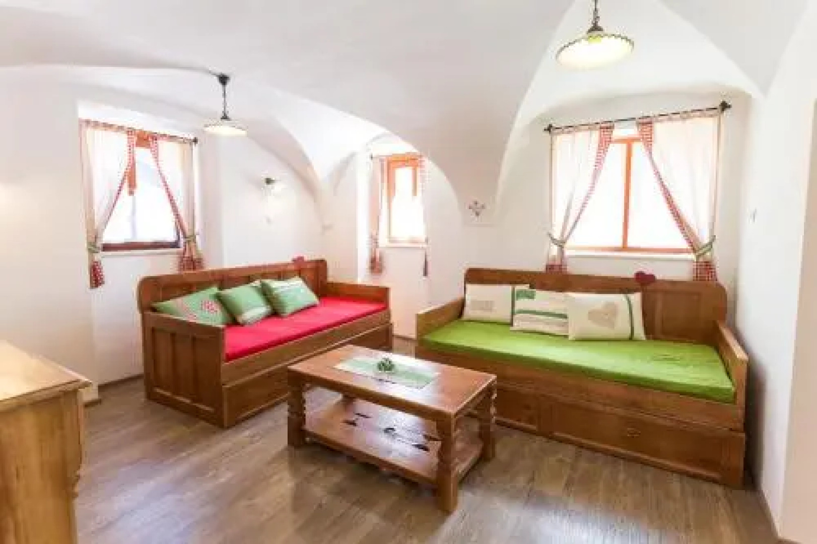 Apartments Petacova Hiša