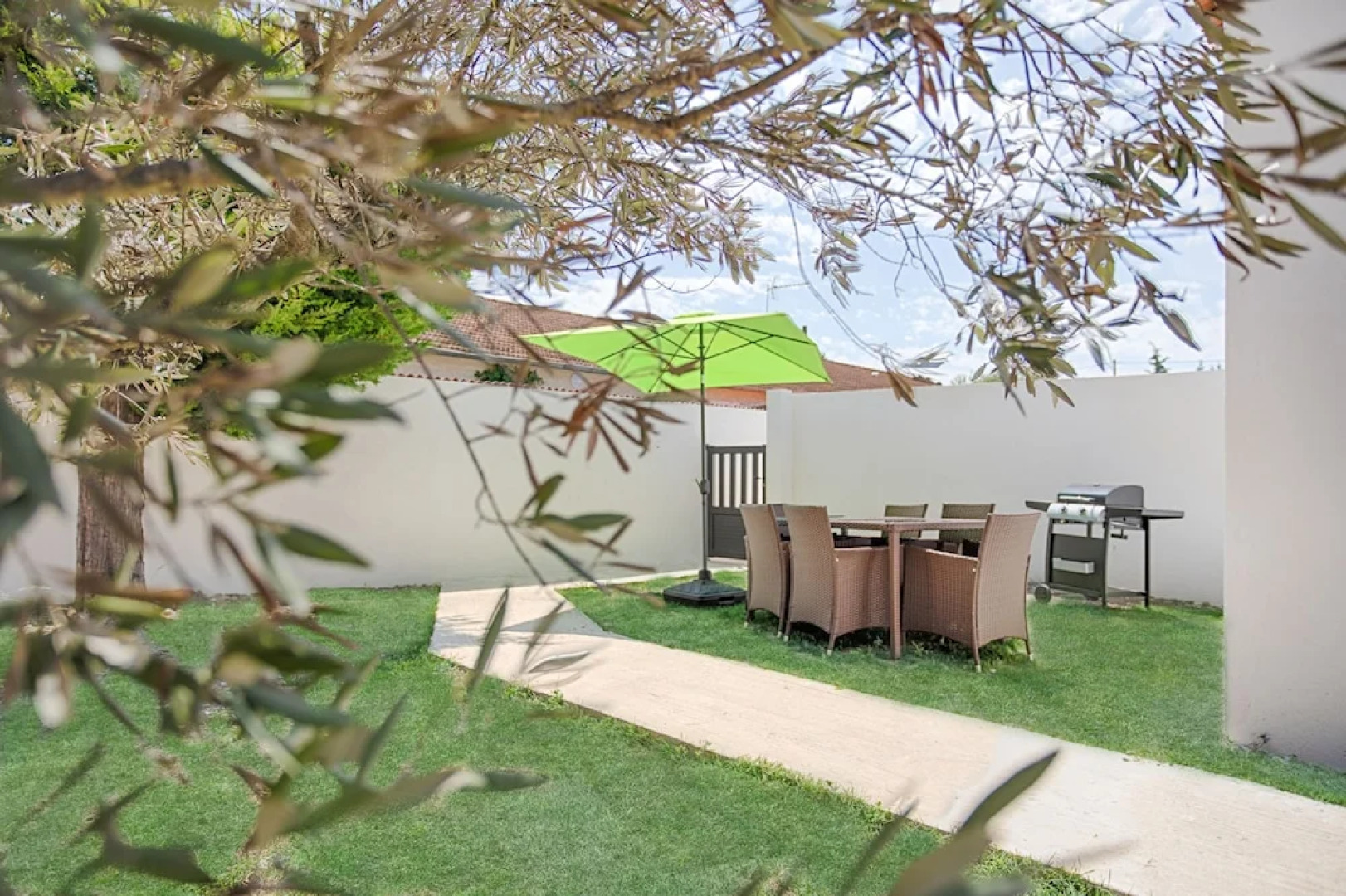 Relax piscine pétanque sauna jardin