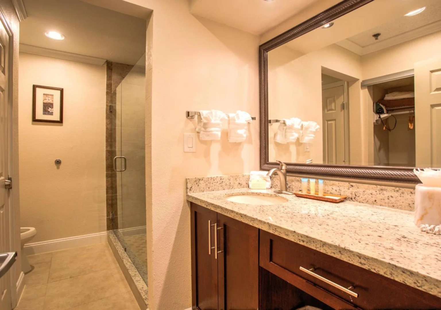 The Palms Hotel & Villas