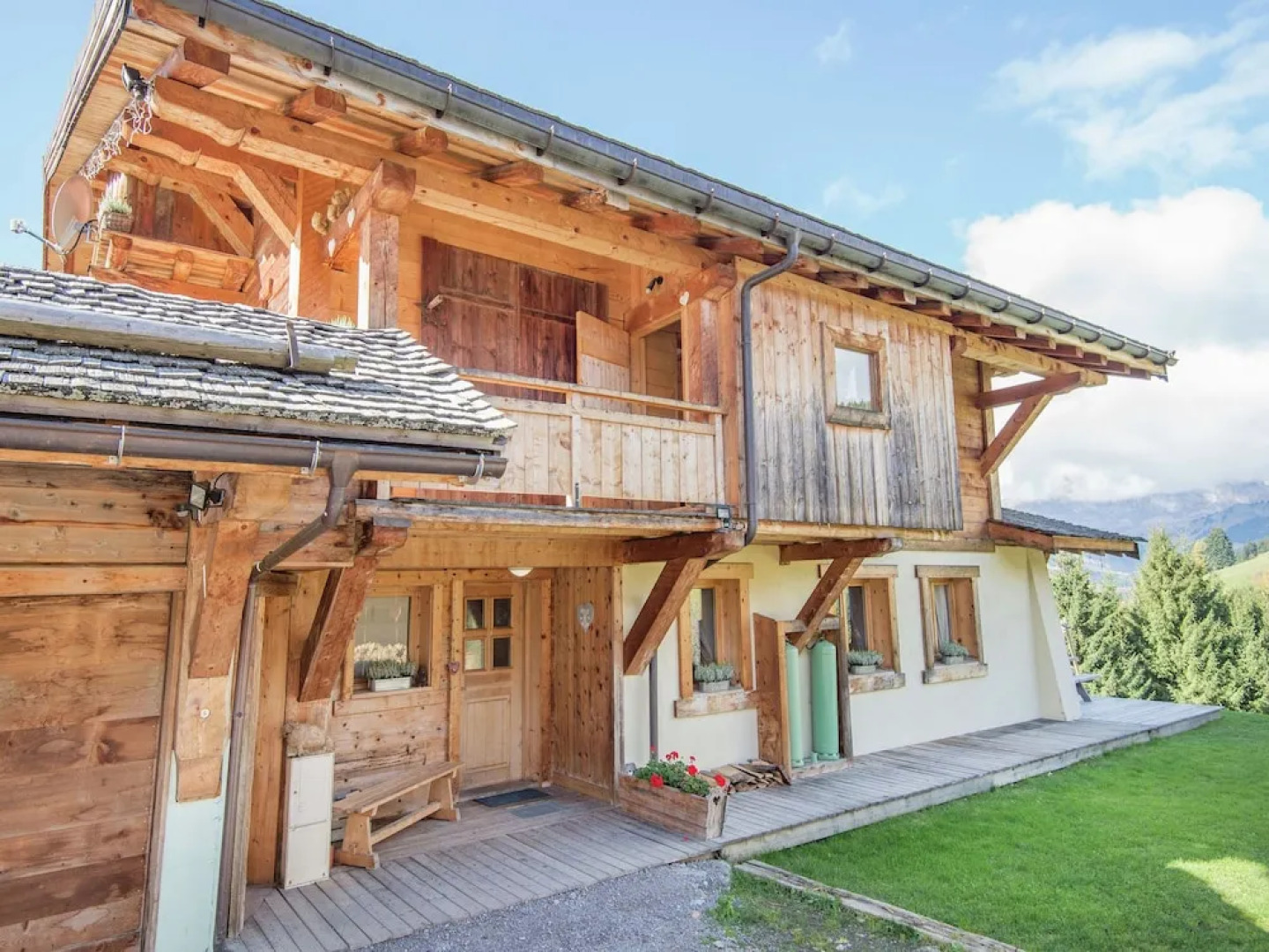 Pretty Apartment in a Separate Mountain Chalet