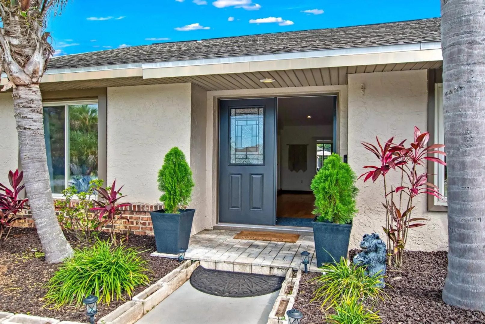 Bahama Haven Saltwater Canal Pool Home w dock and boat lift