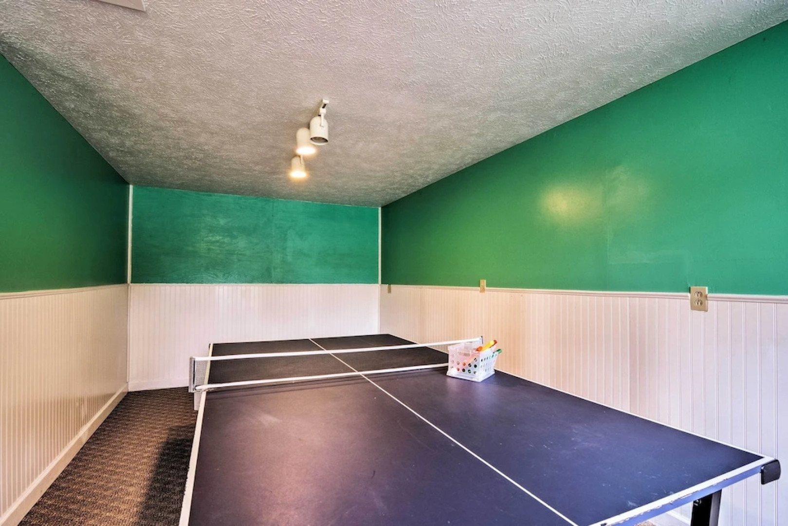 1 Mi to Nubs Nob: Pet-friendly Home w/ Hot Tub