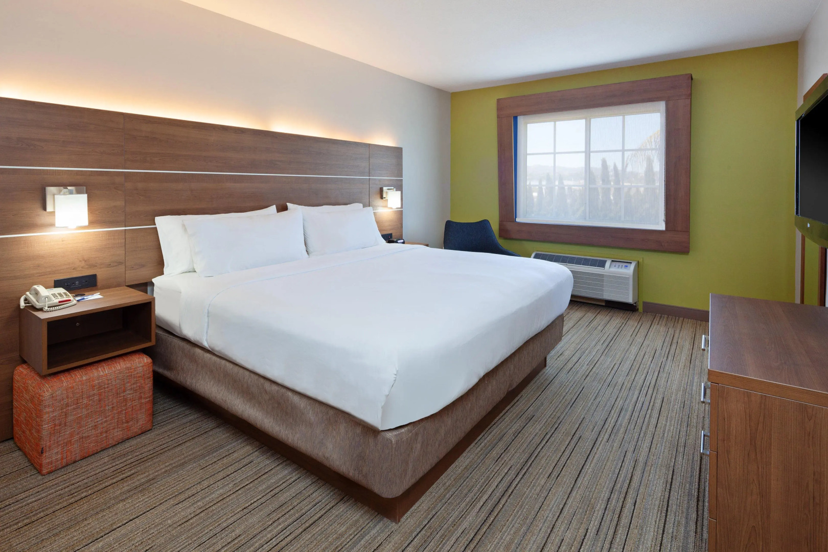 Holiday Inn Express Hotel & Suites San Diego-Escondido by IHG