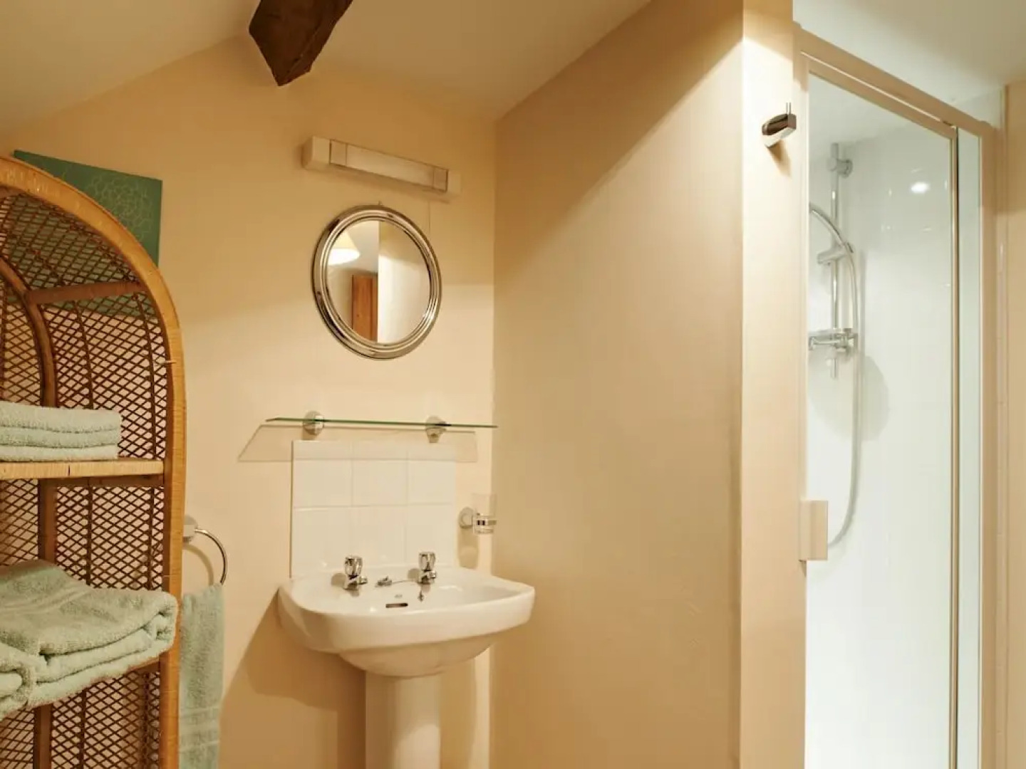 Rural and Comfortable Home Surrounded by the Nature of Brecon