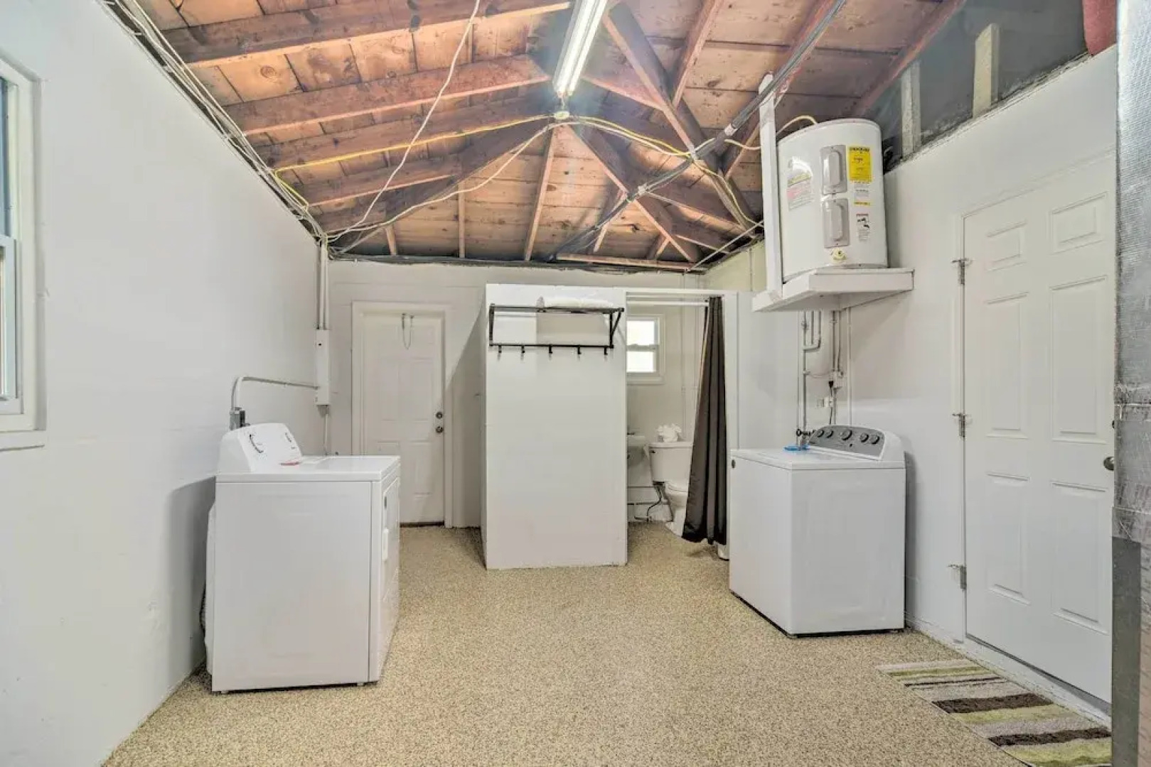 Sunny Seminole Home: Grill, Fire Pit & Fenced Yard