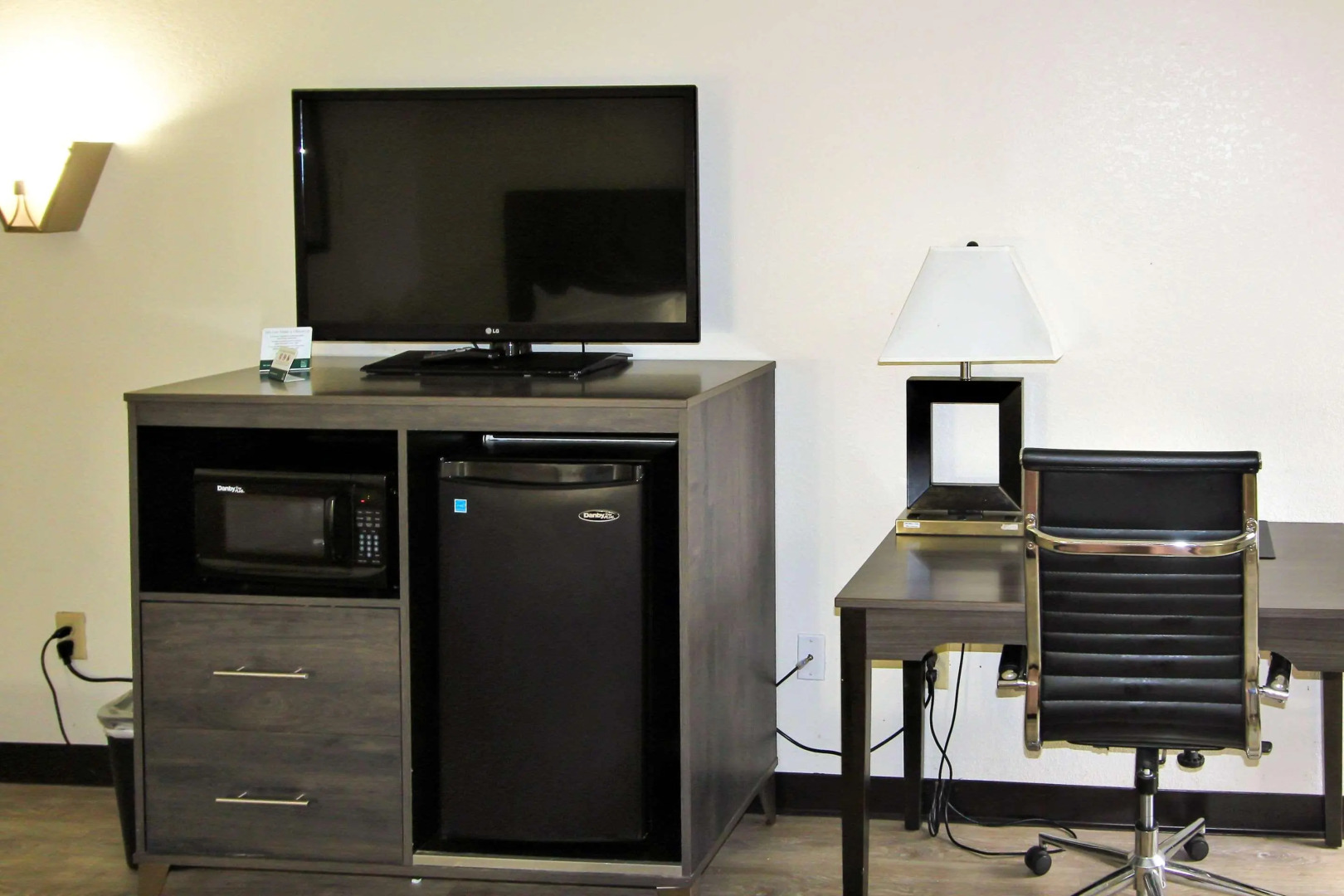 La Quinta Inn & Suites by Wyndham Fayetteville I-95