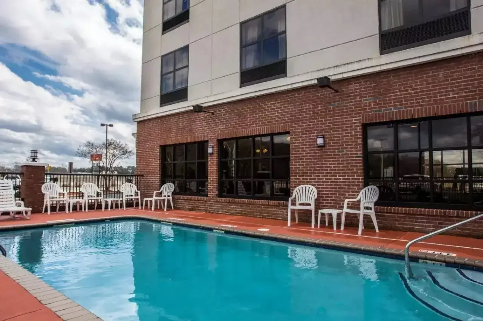 Comfort Inn & Suites Lumberton Central I-95