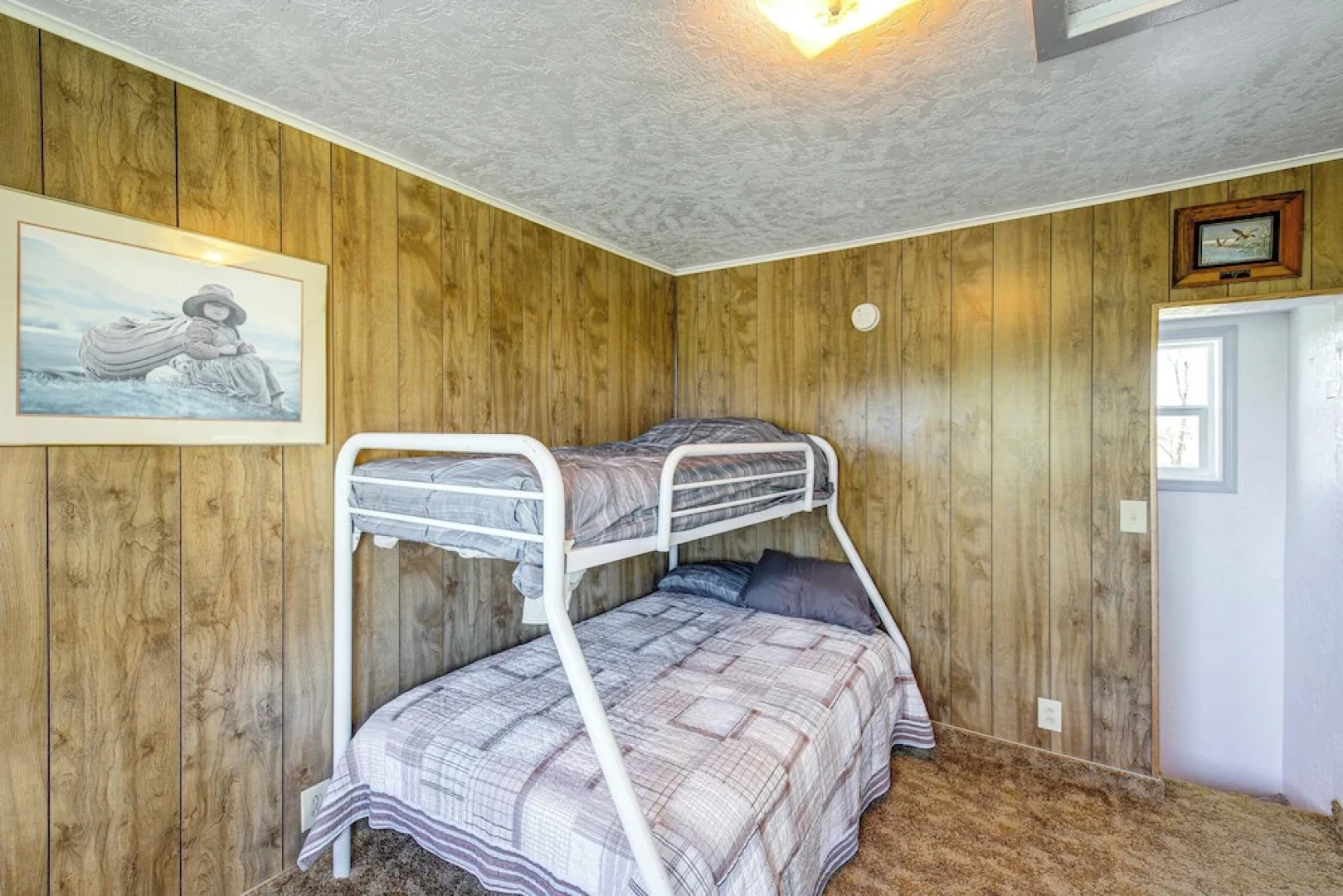 Charlo Cabin Rental ~ 20 Mi to Flathead Lake!