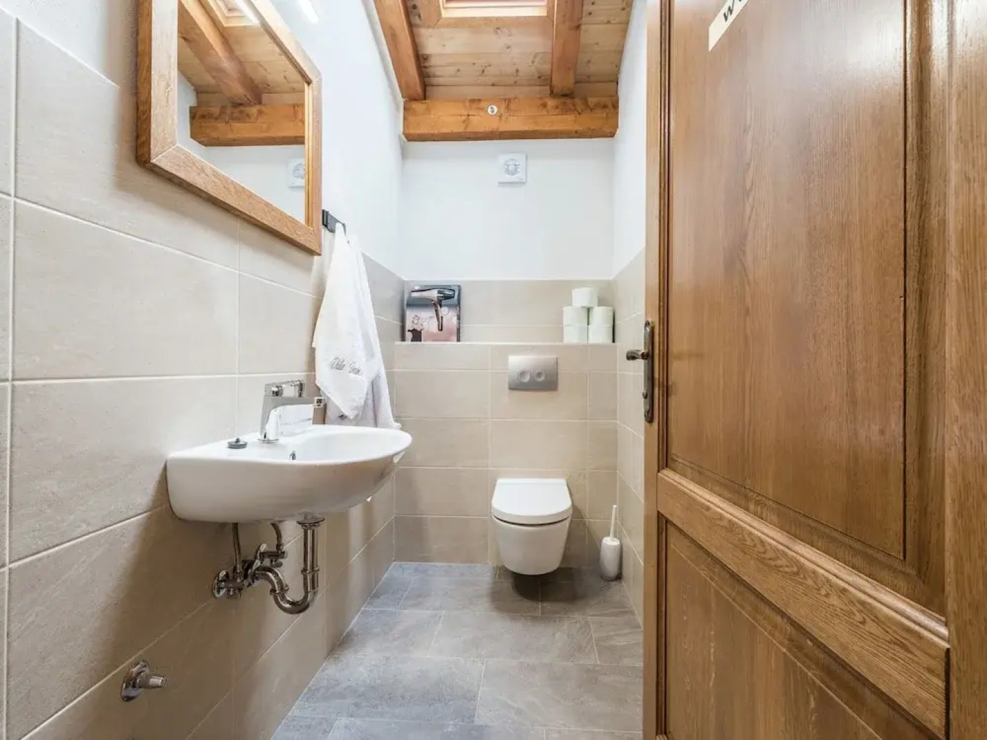 Villa in Sukosan With Pool Near the Sea